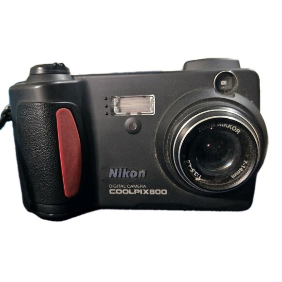 Nikon COOLPIX 800 2.1MP Digital Camera - Black
